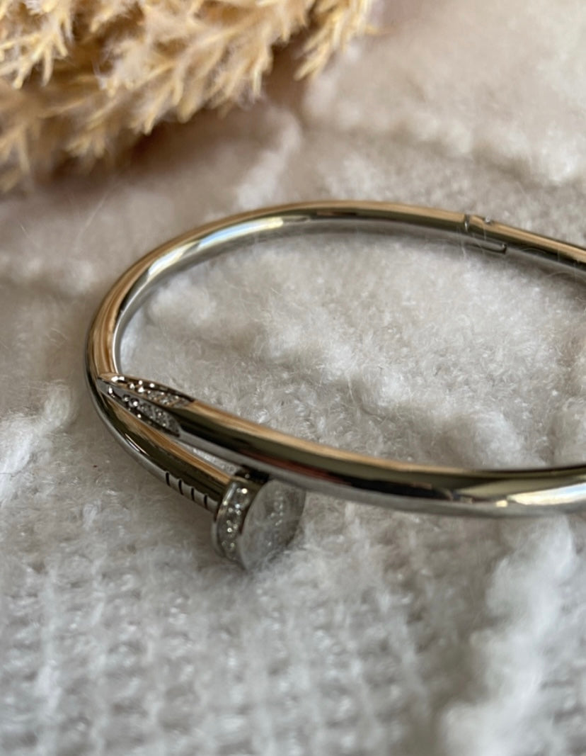 NAIL BANGLE