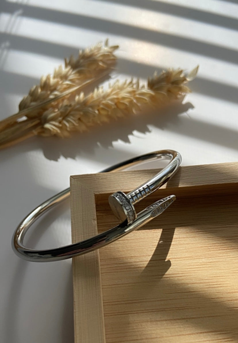 NAIL BANGLE