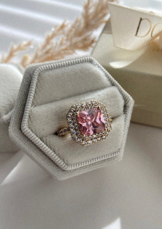 ELEGANT SQUARE ROSE STONE RING