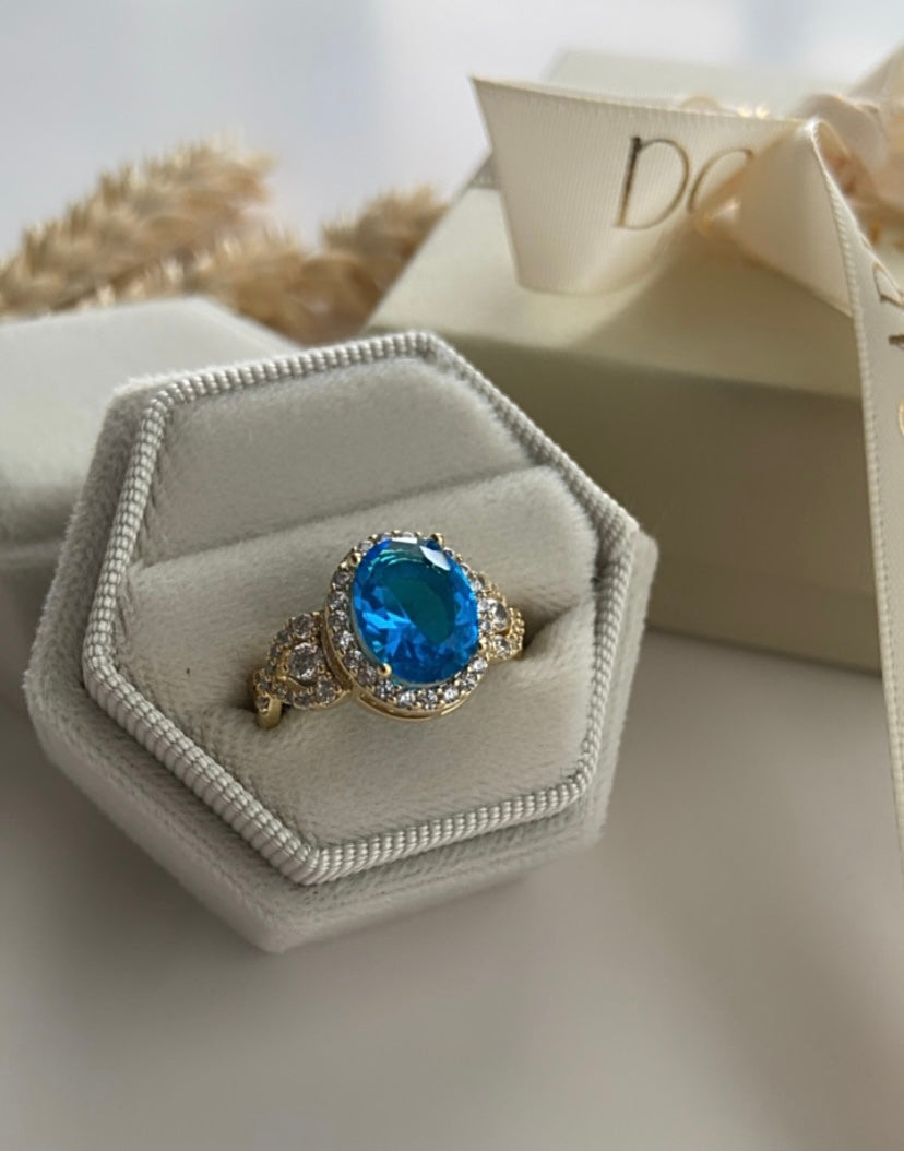 ELEGANT STONE RING