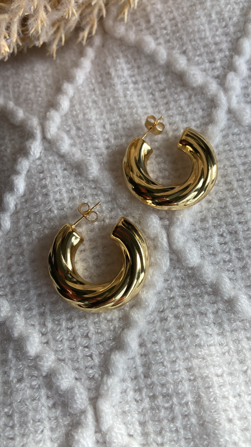 TWISTED CHUNKY HOOPS