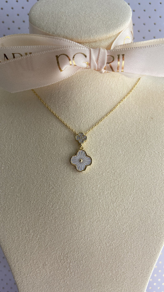 CUTE FLOWER NECKLACE