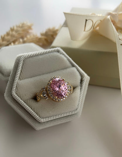 ELEGANT STONE RING