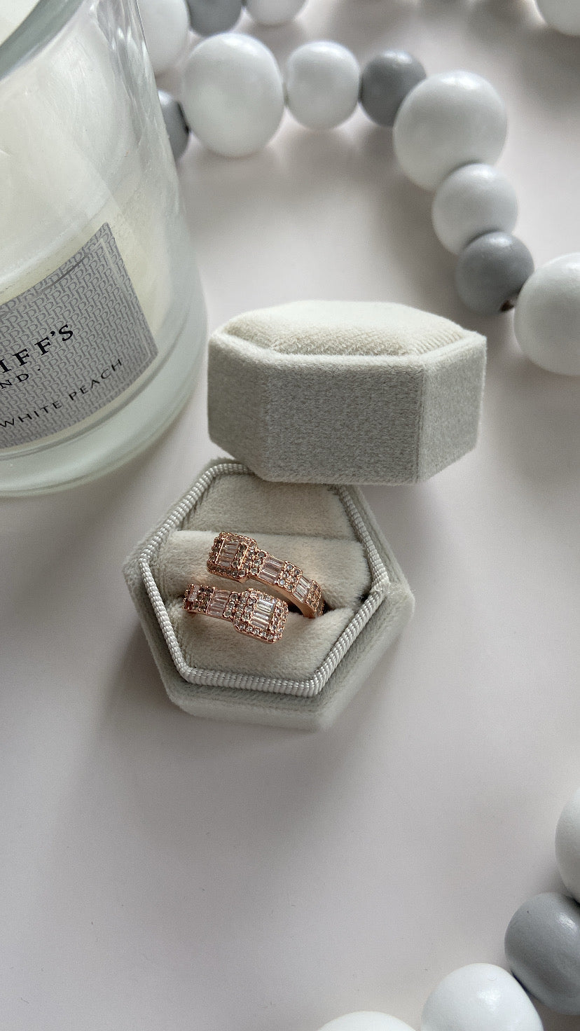 ICED SQUARE RING
