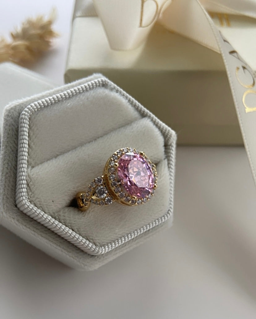 ELEGANT STONE RING