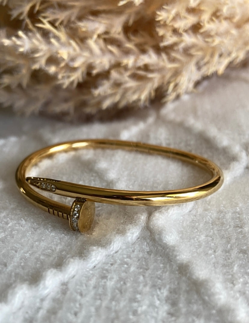 NAIL BANGLE