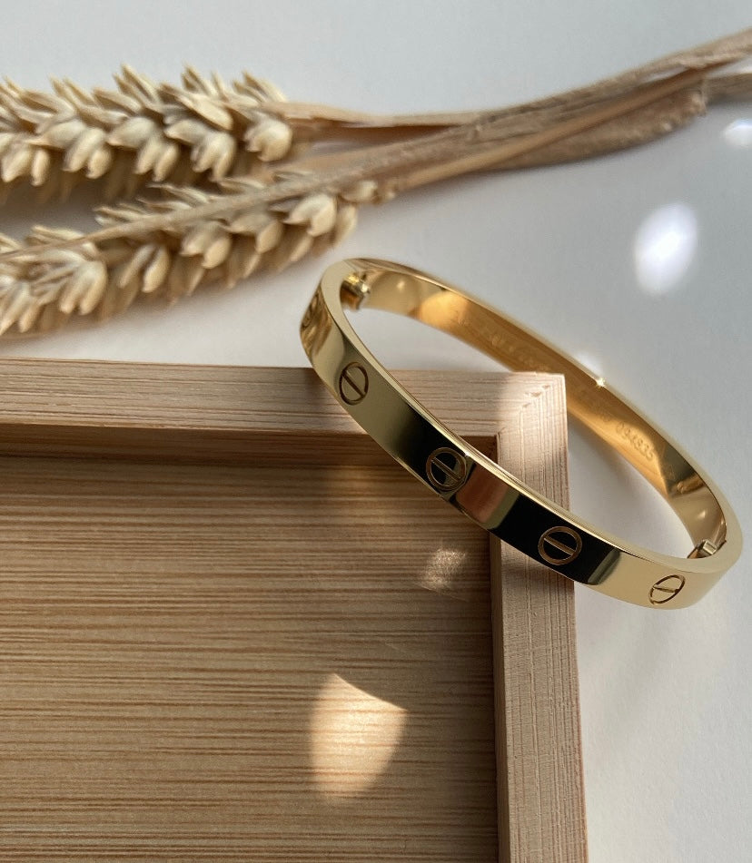 INSPIRED NO STONE BANGLE